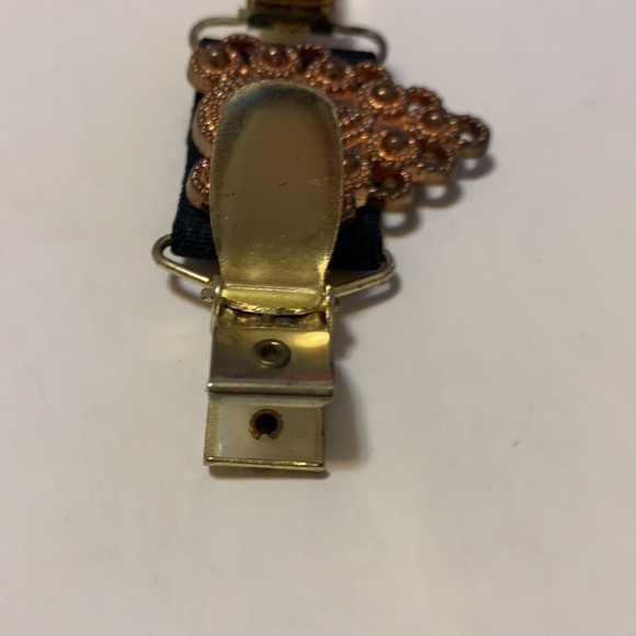 Vintage CLIP FOR SWEATER OR DRESS BACKSIDE SIZE ADJUSTER - Picture 7 of 8